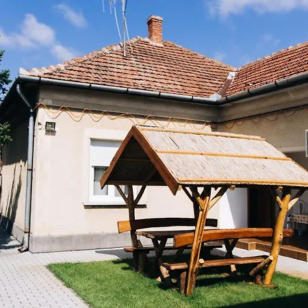 Lak6 Apartment Morahalom